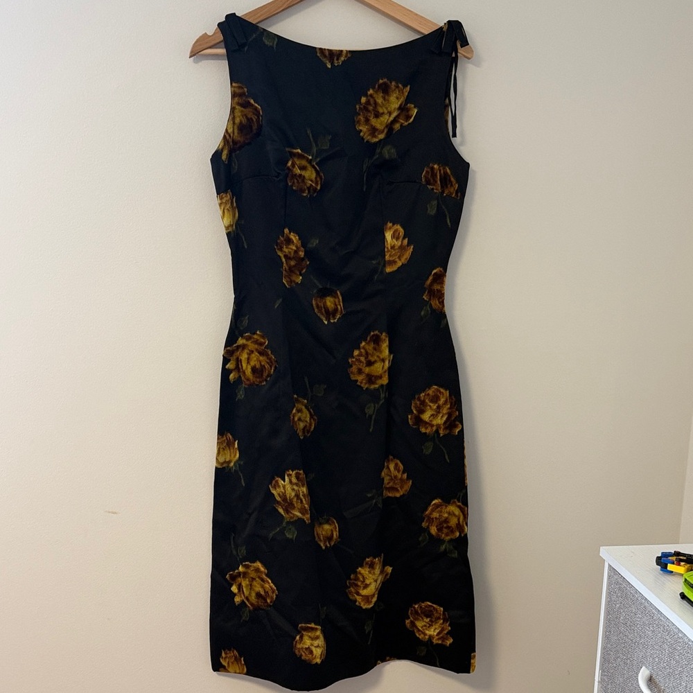 1950s Floral vintage Black and Gold velvet Dress metal zipper see measurements